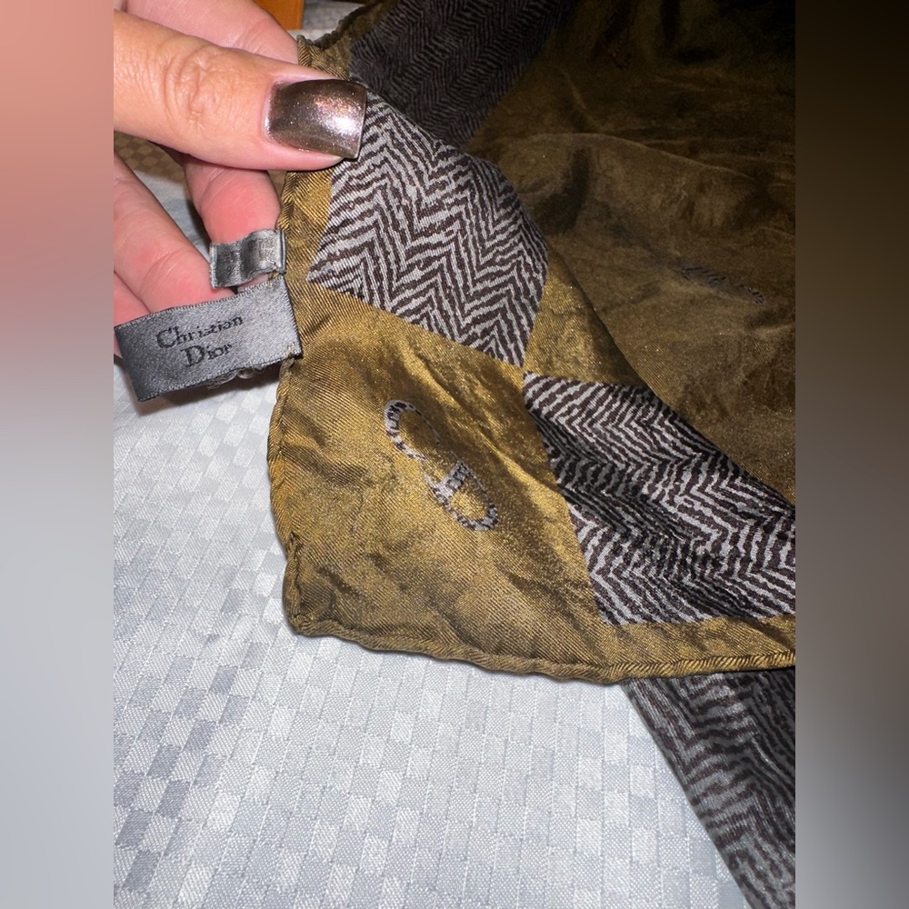 CD Christian Dior Scarf. Rock dye Olive / Brown. - Picture 10 of 11
